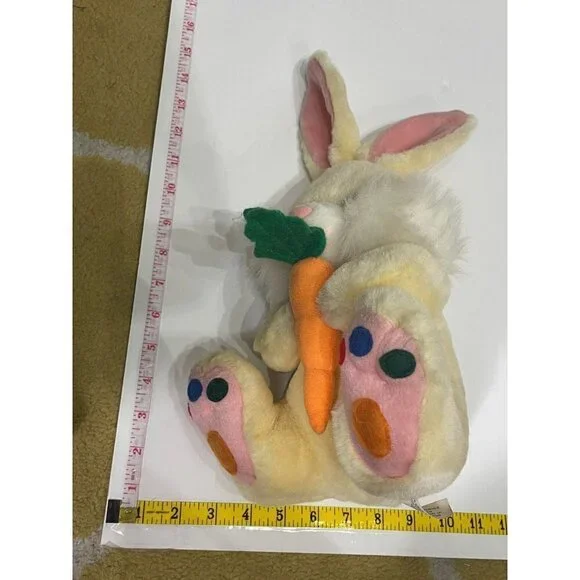 Bunny Rabbit with Carrot - Picture 1 of 1